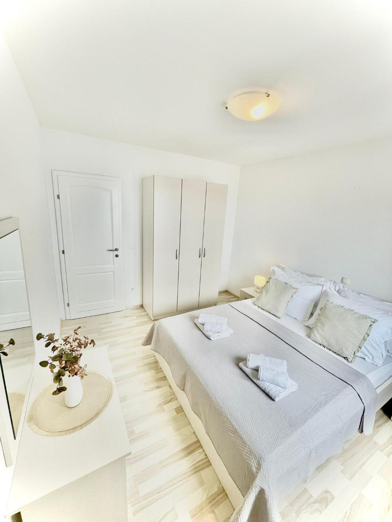 Apartments Katara เบรลา ภายนอก รูปภาพ