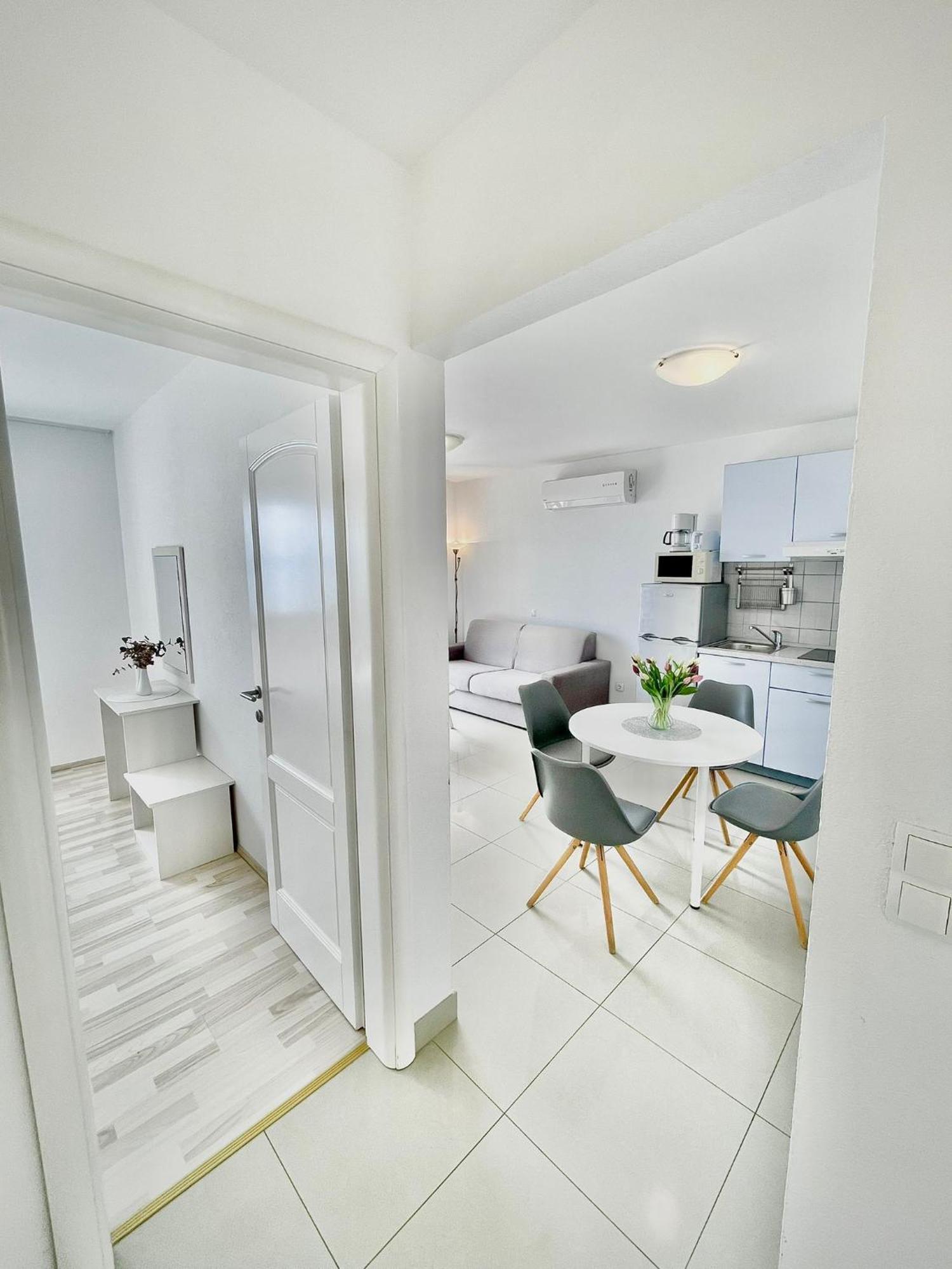 Apartments Katara เบรลา ภายนอก รูปภาพ